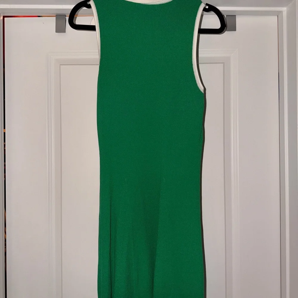 Lulu's Green V-Neck Sleeveless Polo Mini Dress with Cream Trim - Picture 4 of 4